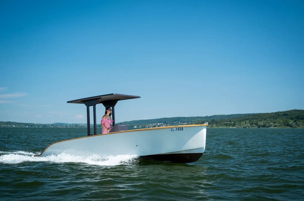 MY-Electroboat MY-Elégance C — variant 1